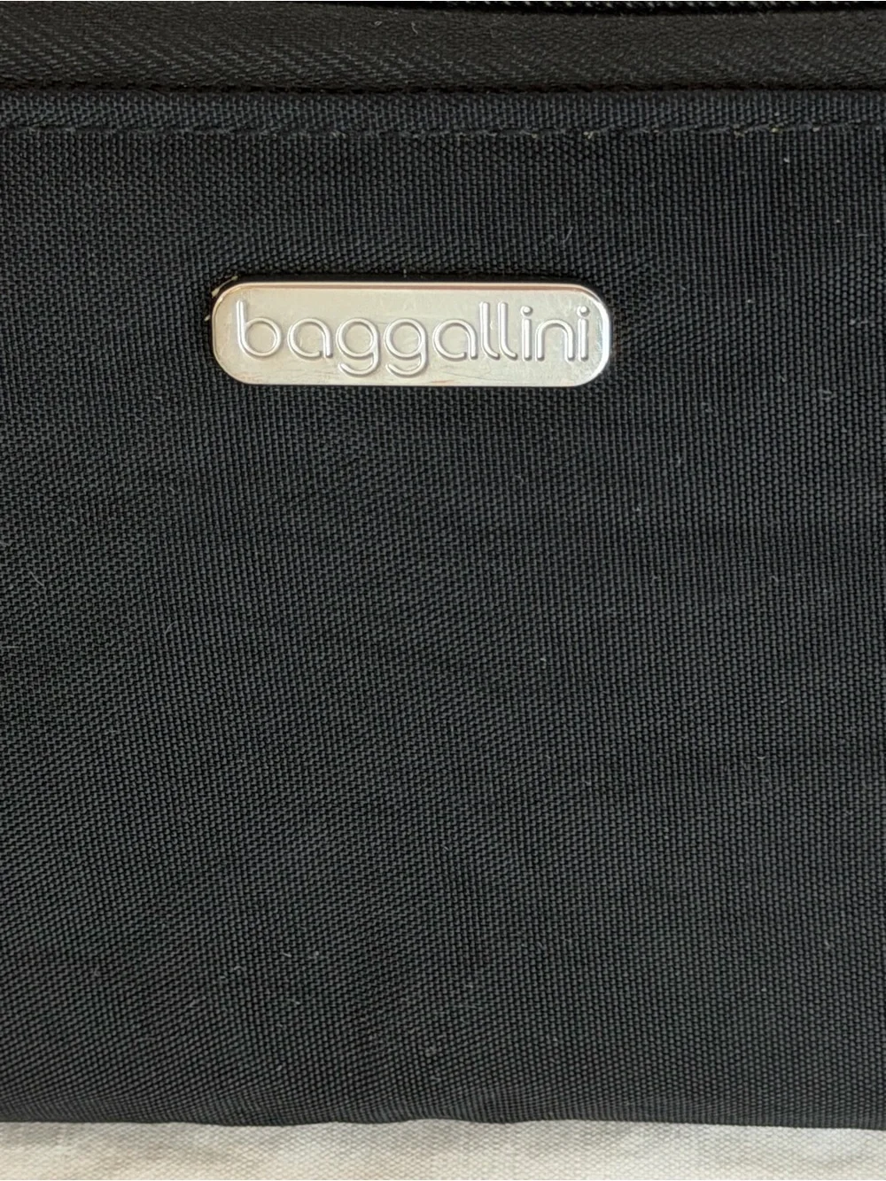 Baggallini Black Zip-Around Wristlet Wallet RFID